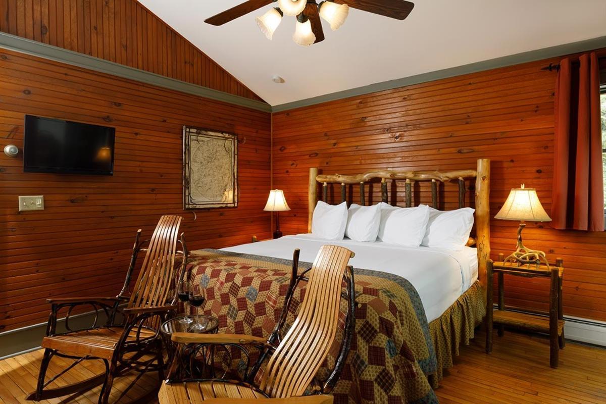 Friends Lake Inn Chestertown 外观 照片